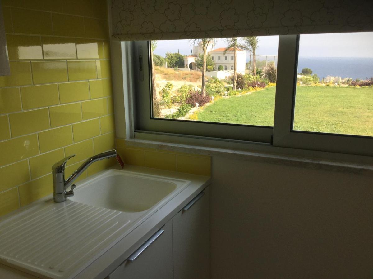 Yellow Studio Brand New Лимасол Экстерьер фото